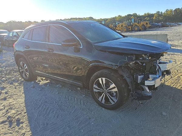 2026 MERCEDES-BENZ GLA GLA250 4MATIC — Passenger 3/4