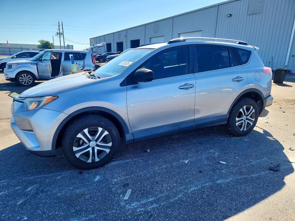 2017 TOYOTA RAV4 LE — Front 3/4
