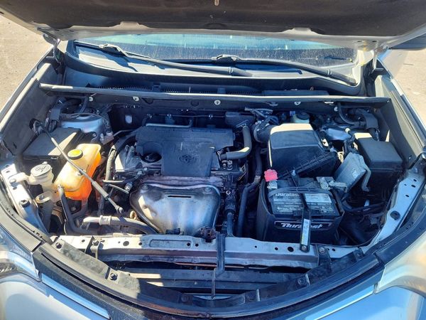2017 TOYOTA RAV4 LE — Engine bay