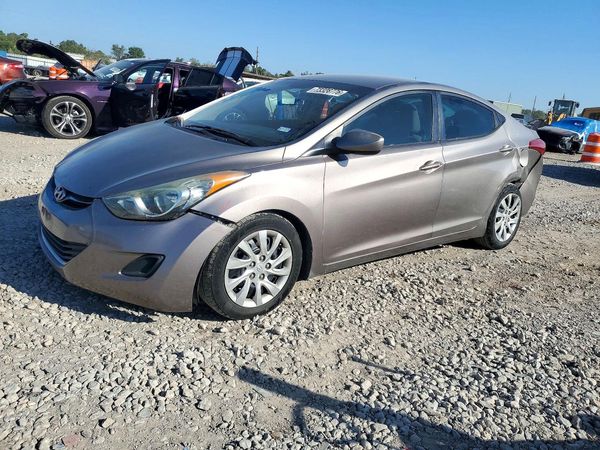 2012 HYUNDAI ELANTRA GLS(Middle grade) — Front 3/4