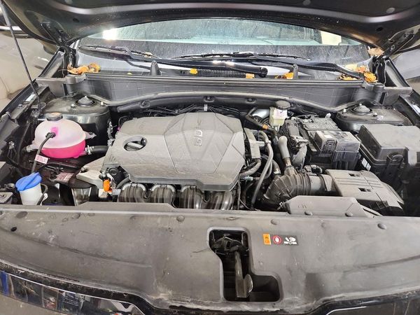 2026 KIA SPORTAGE X-LINE — Engine bay
