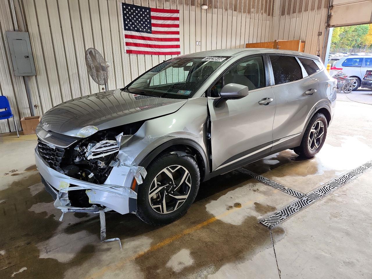 2025 KIA SPORTAGE LX — Front 3/4