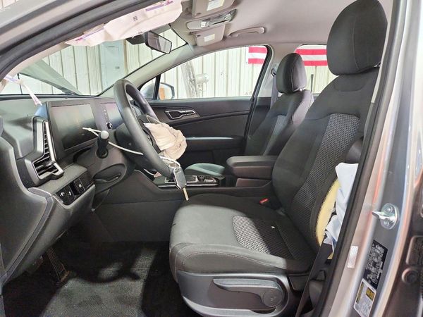2025 KIA SPORTAGE LX — DENT