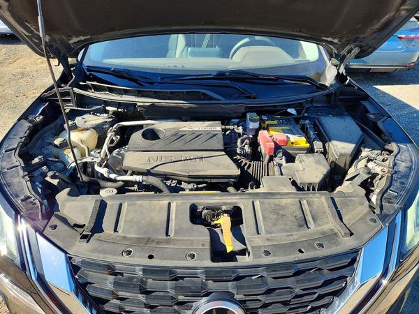 2023 NISSAN ROGUE SV — Engine bay