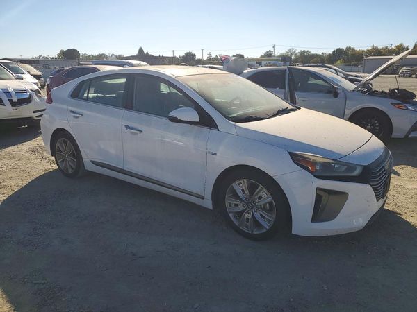 2017 HYUNDAI IONIQ HEV Limited w/Ultimate — Passenger 3/4