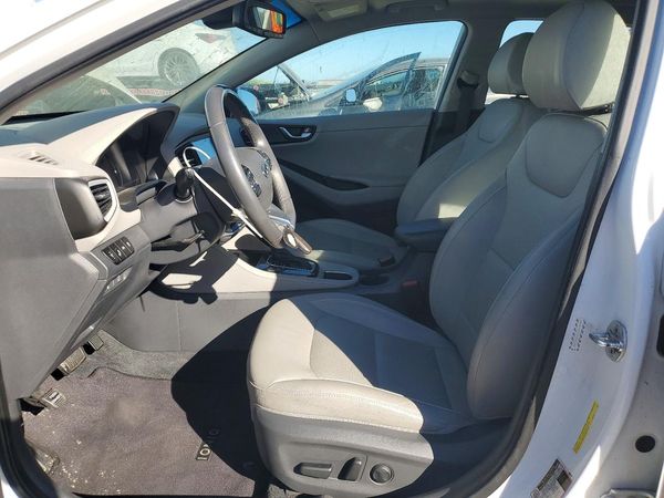 2017 HYUNDAI IONIQ HEV Limited w/Ultimate — DENT