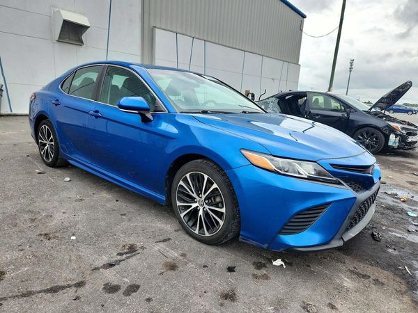 2018 TOYOTA CAMRY L/LE/SE/XLE — Passenger 3/4