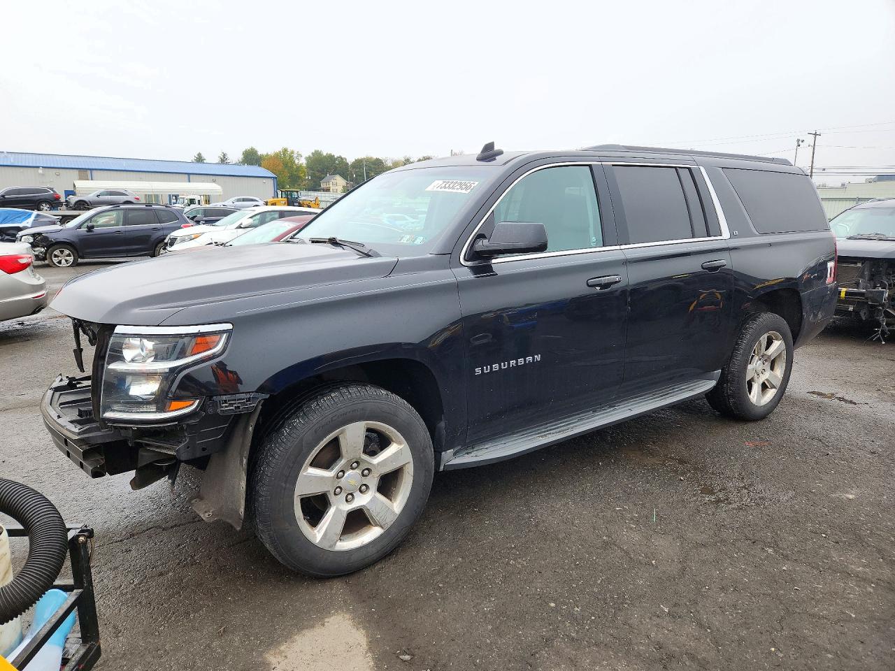 2016 CHEVROLET SUBURBAN LT — Front 3/4