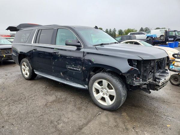 2016 CHEVROLET SUBURBAN LT — Passenger 3/4