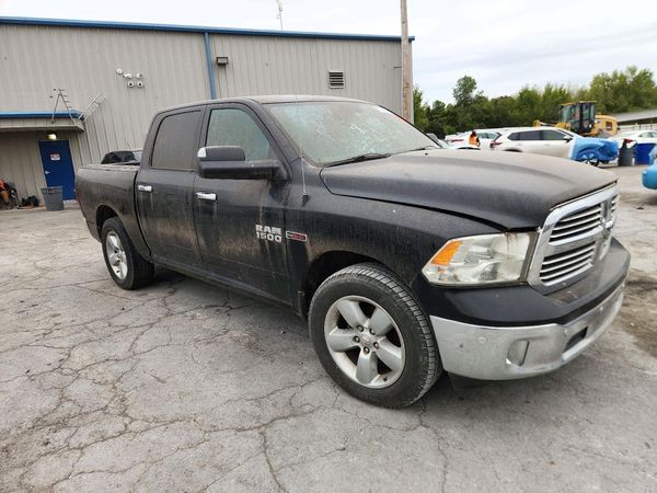 2015 RAM 1500 SLT — Passenger 3/4