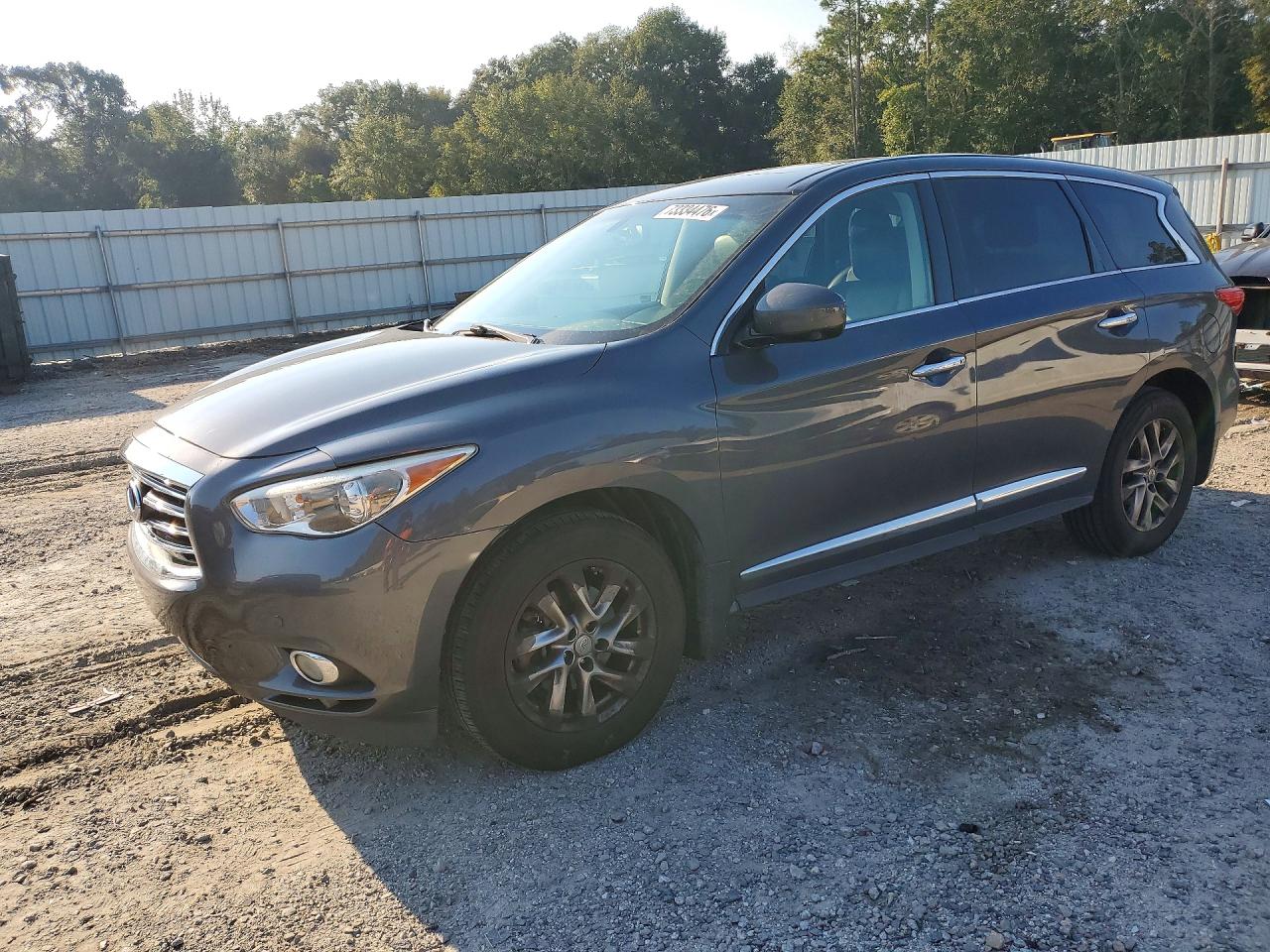 2013 INFINITI JX35 — Front 3/4