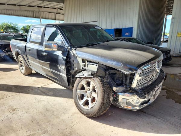 2017 RAM 1500 Laramie — Passenger 3/4
