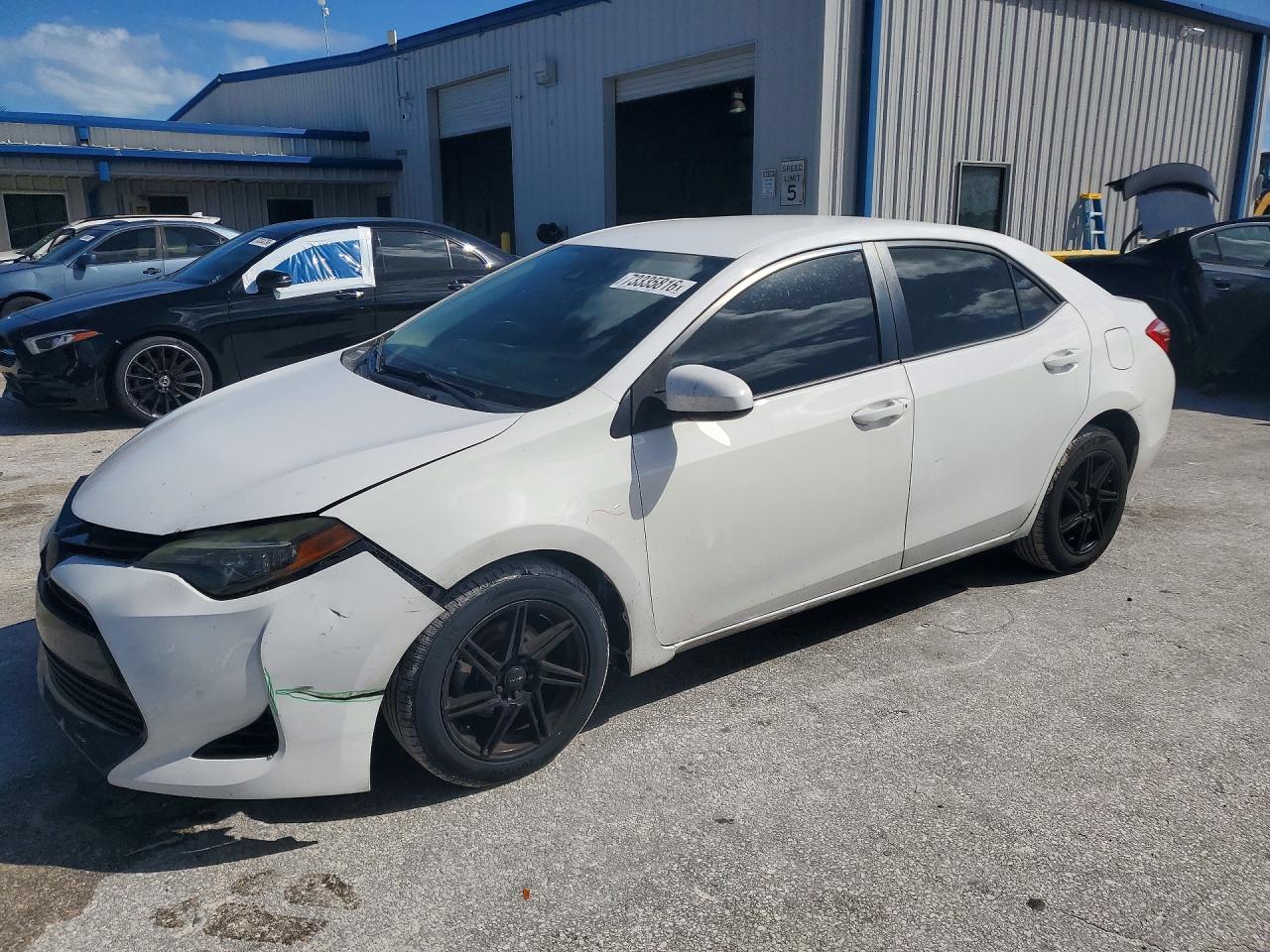 2018 TOYOTA COROLLA L/LE/SE/XLE/XSE — Front 3/4