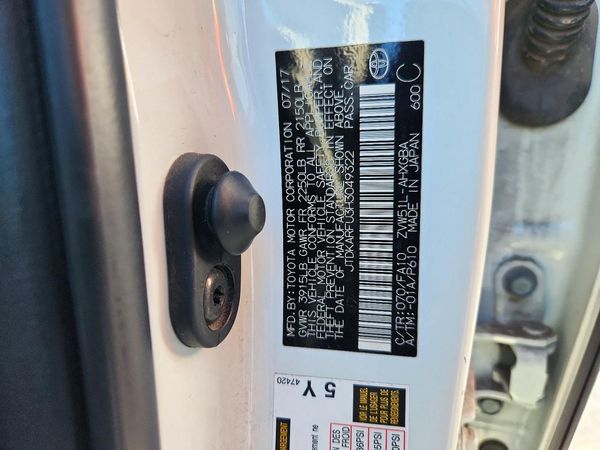 2017 TOYOTA PRIUS — VINS