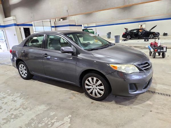 2013 TOYOTA COROLLA — Passenger 3/4