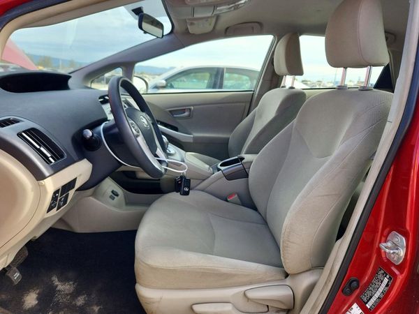 2015 TOYOTA PRIUS — DENT