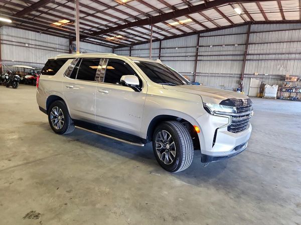 2021 CHEVROLET TAHOE LT — Passenger 3/4