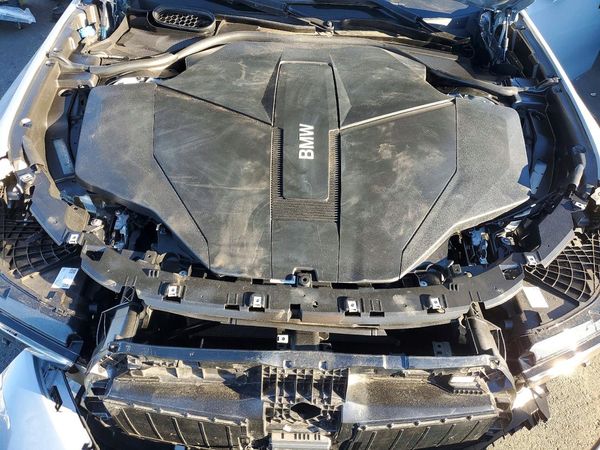 2025 BMW I7 eDrive50 — Engine bay