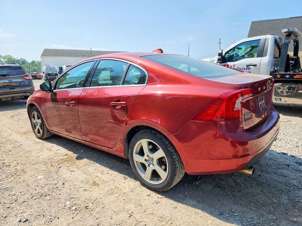 2013 VOLVO S60