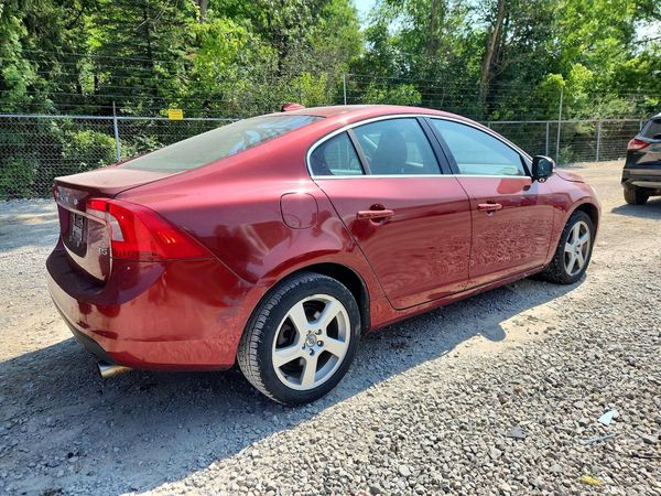 2013 VOLVO S60