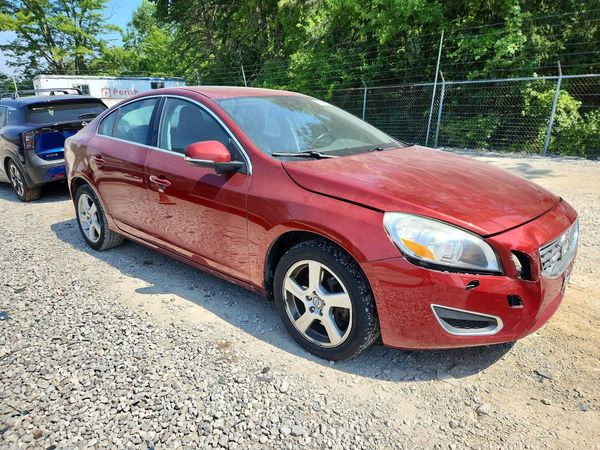 2013 VOLVO S60