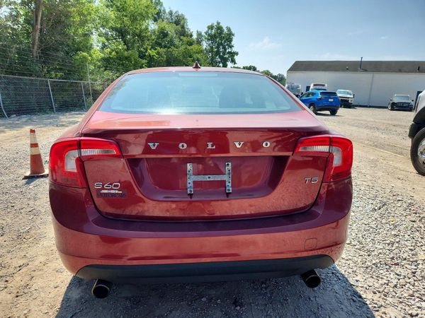 2013 VOLVO S60