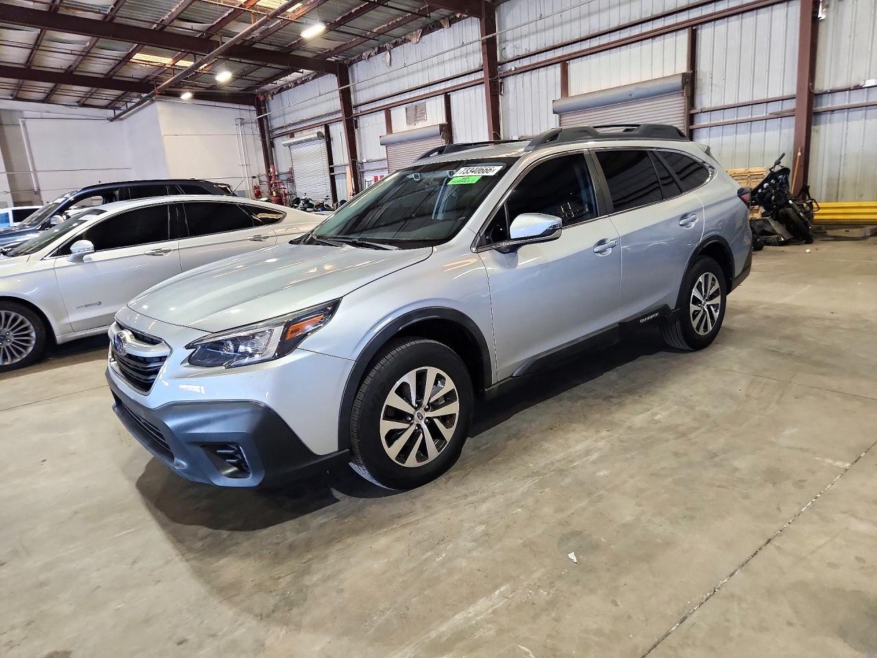 2022 SUBARU OUTBACK Premium — Front 3/4
