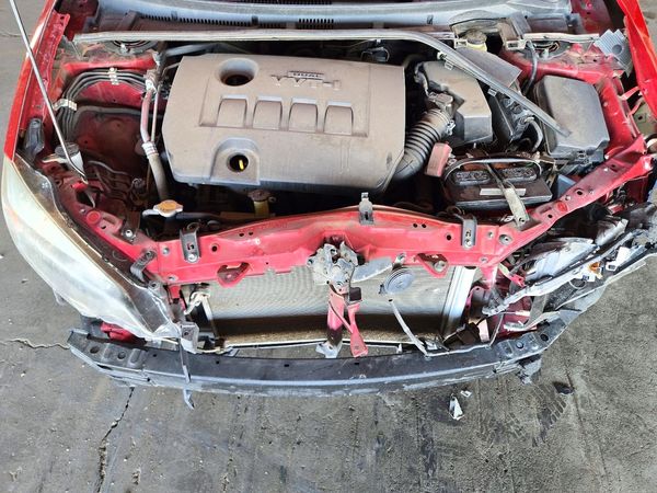 2016 TOYOTA COROLLA L/LE — Engine bay