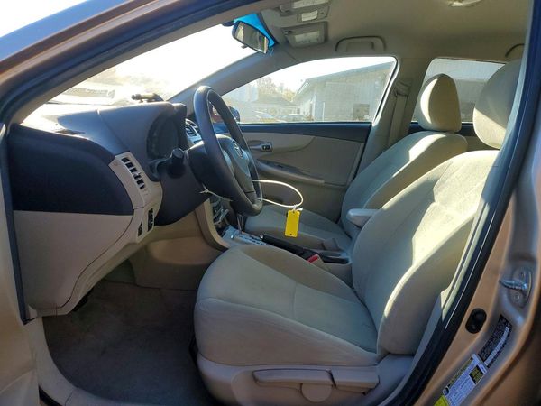 2013 TOYOTA COROLLA — DENT