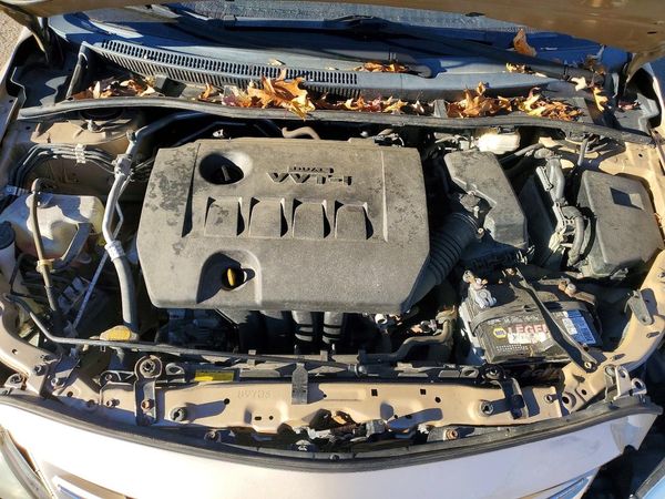 2013 TOYOTA COROLLA — Engine bay