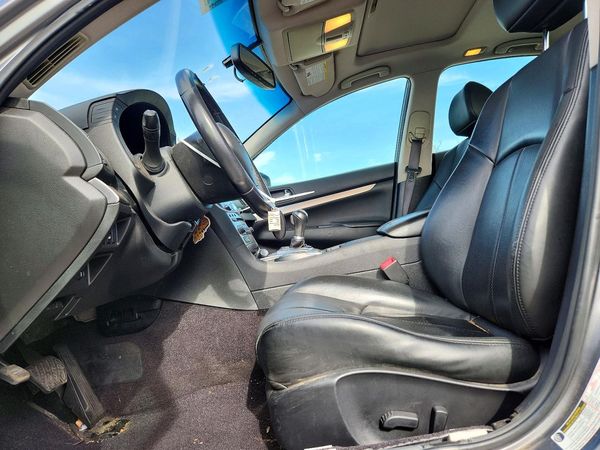 2015 INFINITI Q40 — DENT