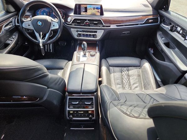 2018 BMW 750