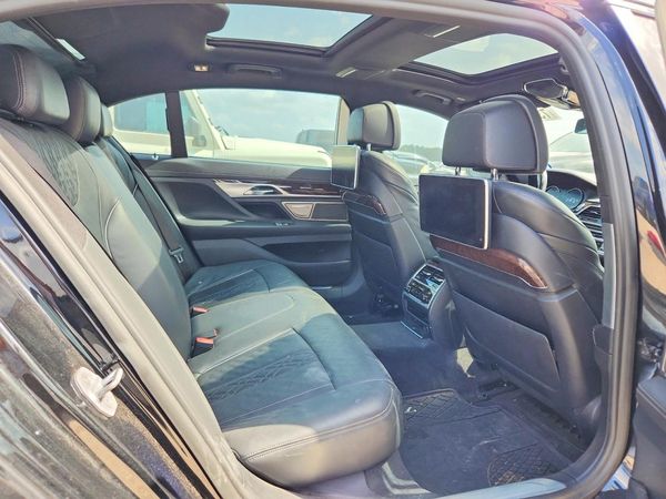 2018 BMW 750