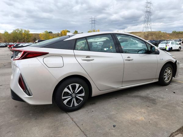 2017 TOYOTA PRIUS Three/Four/Four Adv — PSRA