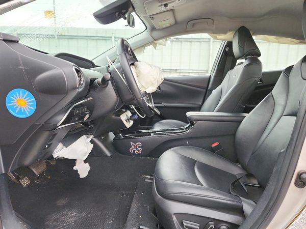 2017 TOYOTA PRIUS Three/Four/Four Adv — DENT