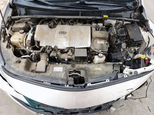 2017 TOYOTA PRIUS Three/Four/Four Adv — Engine bay