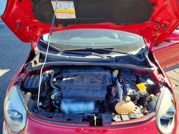 2016 FIAT 500 — Engine bay