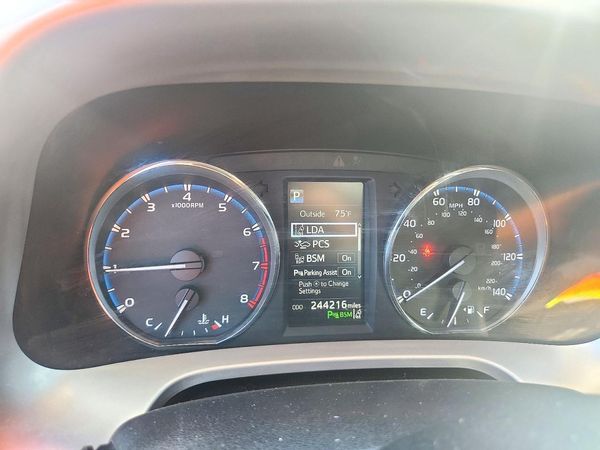 2016 TOYOTA RAV4 Limited (G Grade) — ODOM