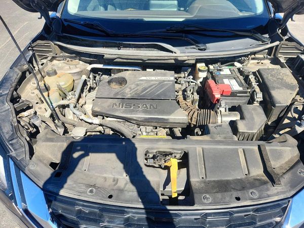 2023 NISSAN ROGUE SV — Engine bay