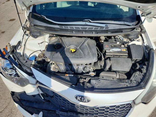 2014 KIA FORTE LX, EX — Engine bay