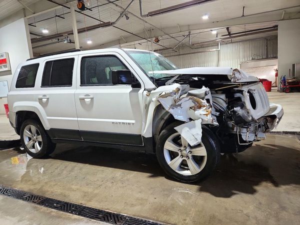 2012 JEEP PATRIOT Latitude — Passenger 3/4