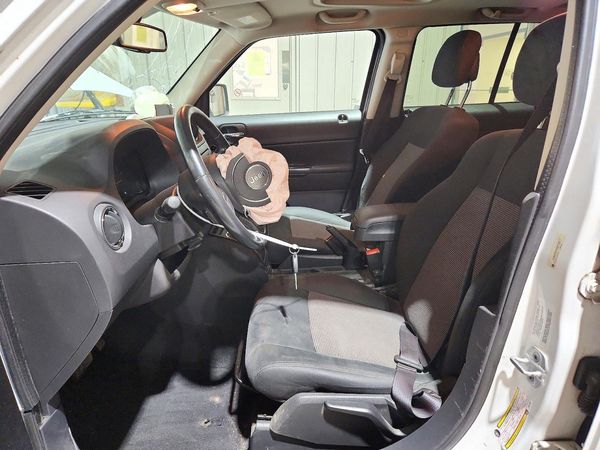 2012 JEEP PATRIOT Latitude — DENT