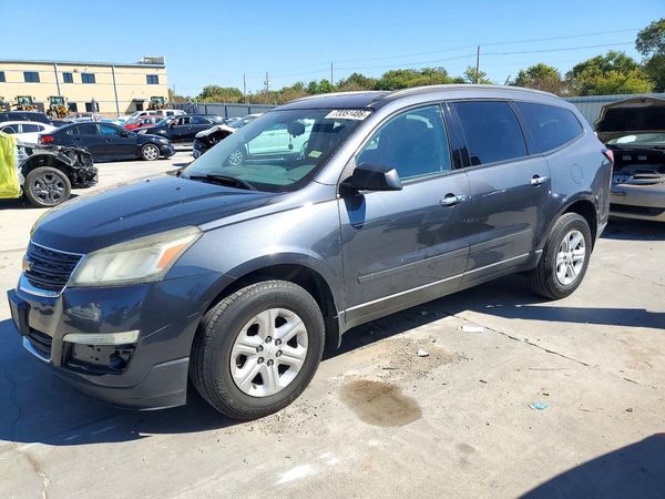 2014 CHEVROLET TRAVERSE LS — Front 3/4