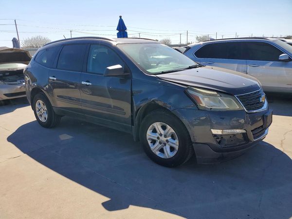 2014 CHEVROLET TRAVERSE LS — Passenger 3/4