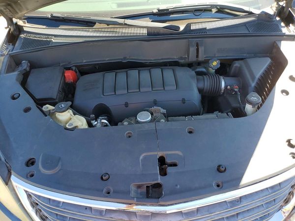2014 CHEVROLET TRAVERSE LS — Engine bay