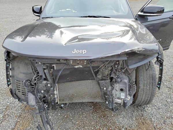2024 JEEP CHEROKEE Limited — Engine bay