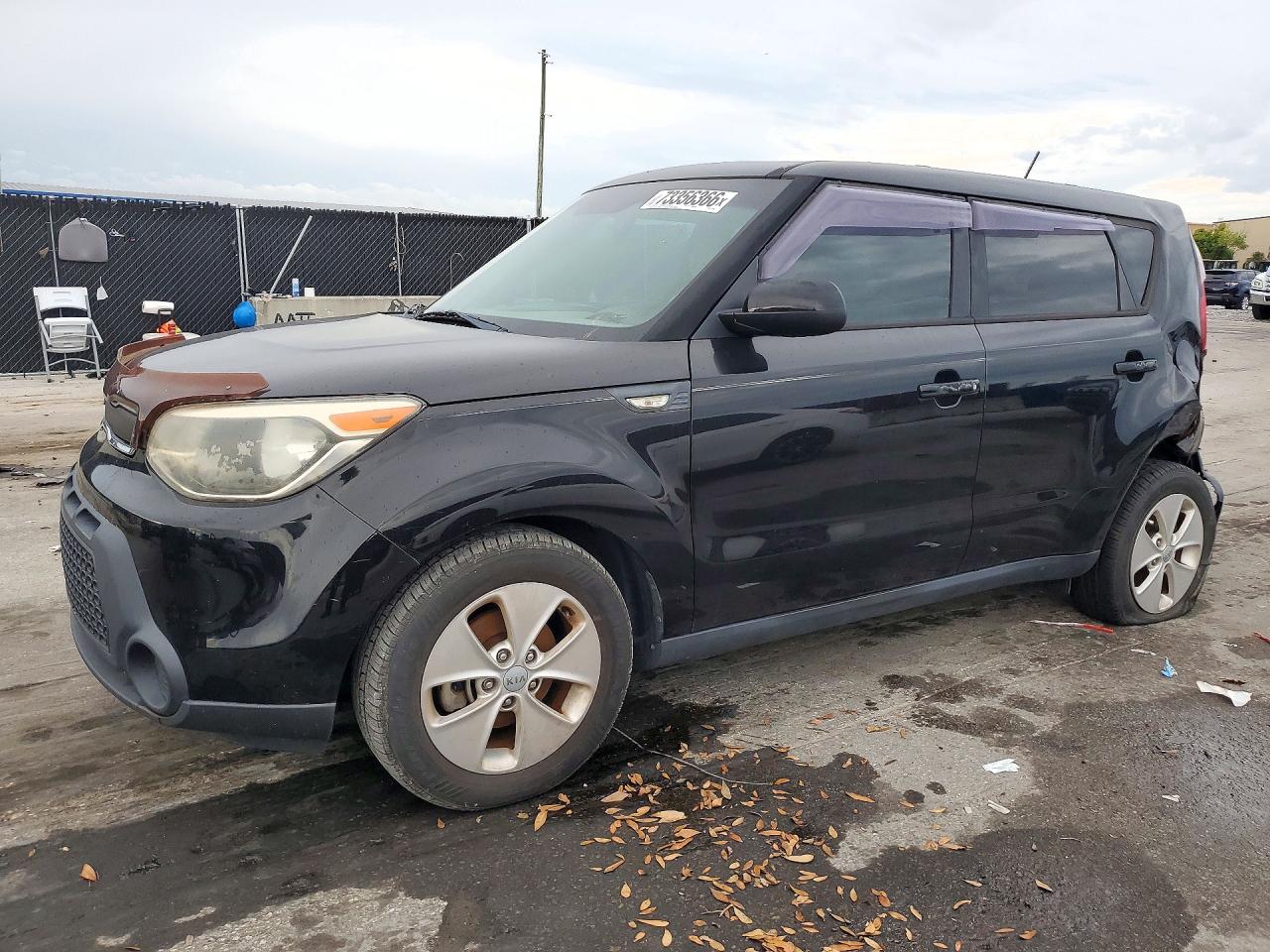 2014 KIA SOUL GL(BASE) — Front 3/4