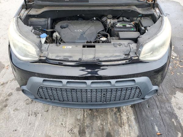 2014 KIA SOUL GL(BASE) — Engine bay