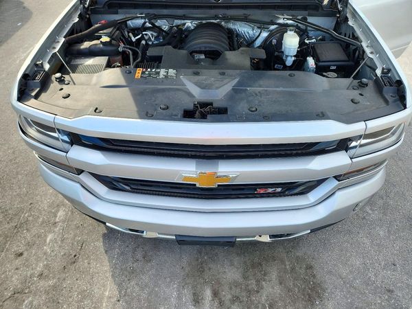 2017 CHEVROLET SILVERADO — Engine bay