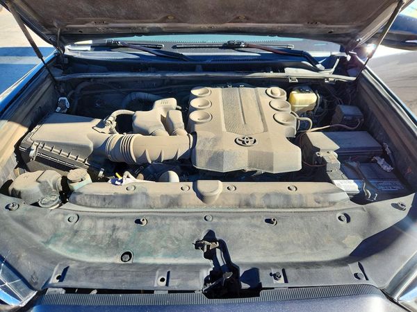 2021 TOYOTA 4RUNNER TRD offroad Prem — Engine bay